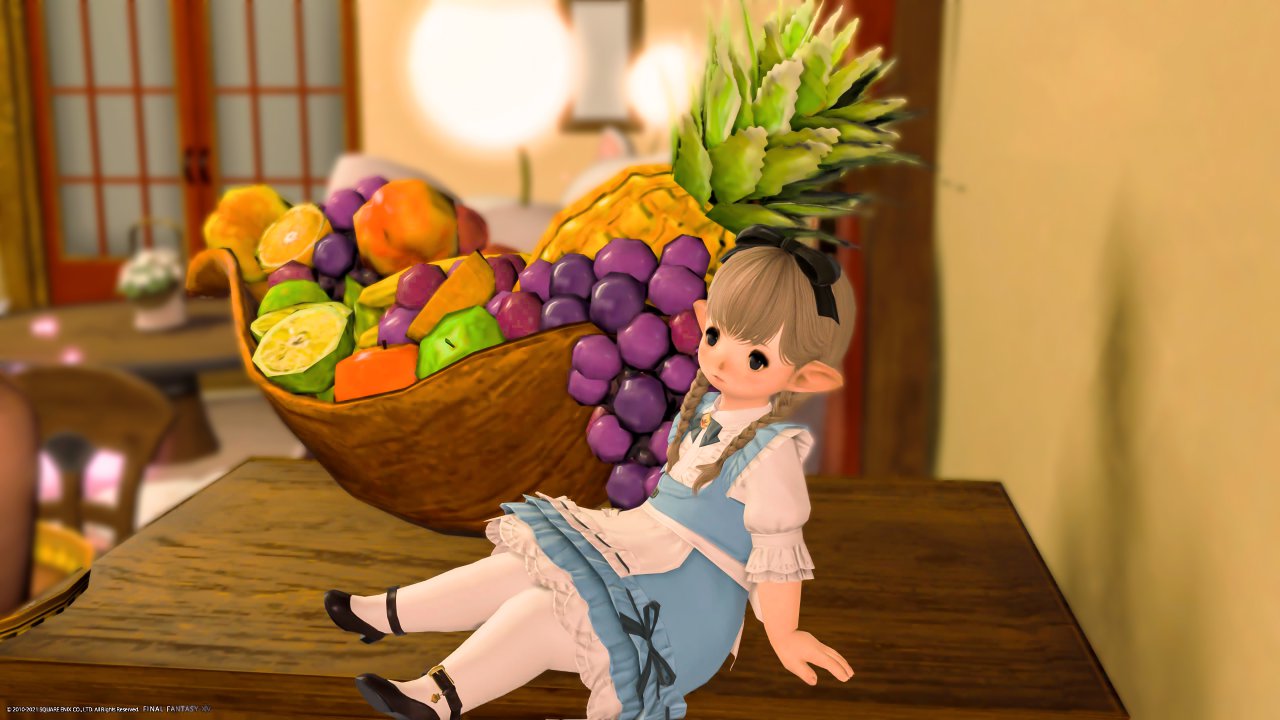アリス風ミラプリで個人ハウスの誕生日パーティーを撮影したララフェル
